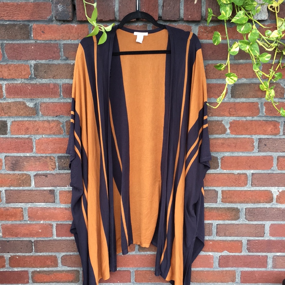 Chic, Sleeveless, Navy & Camel Colored Kimono